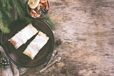 Strudel Kuruyemiş ile