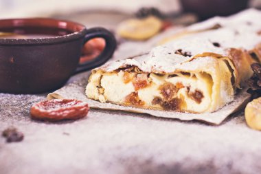 Strudel Kuruyemiş ile