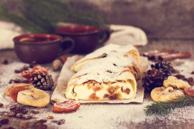 Strudel Kuruyemiş ile