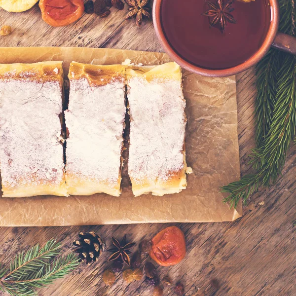 Strudel with dried fruits — Stock Photo, Image