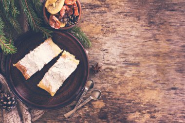 Strudel Kuruyemiş ile