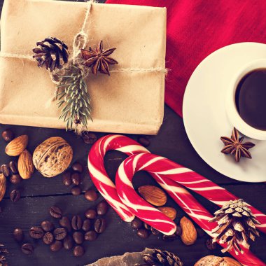 Kakao, kahve ile marshmallow, fındık, hediye