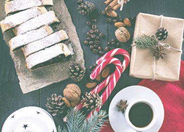 siyah arka plan üzerine Strudel