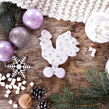 Gingerbread bir horoz şeklinde