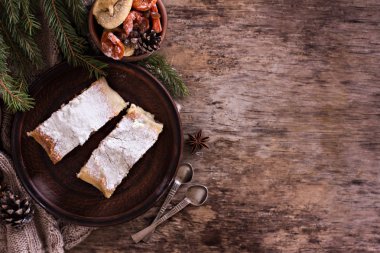 Strudel Kuruyemiş ile