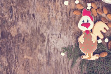 Gingerbread bir horoz şeklinde