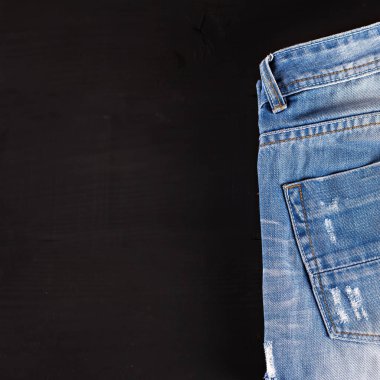 karanlık bir yalan kot