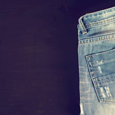 karanlık bir yalan kot