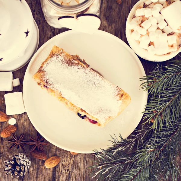 Strudel y decoración de invierno — Foto de Stock