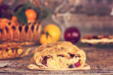 meyveli turta ve kış dekor