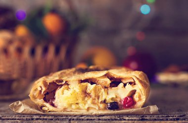 meyveli turta ve kış dekor