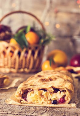 meyveli turta ve kış dekor