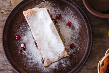 meyveli turta ve kış dekor