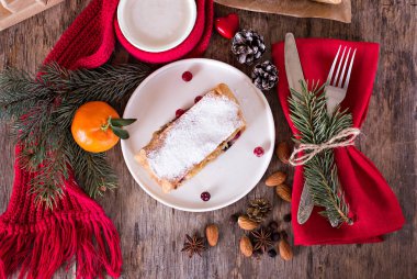 meyveli turta ve kış dekor