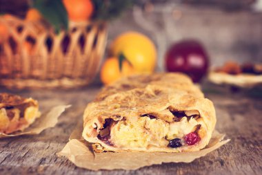 meyveli turta ve kış dekor