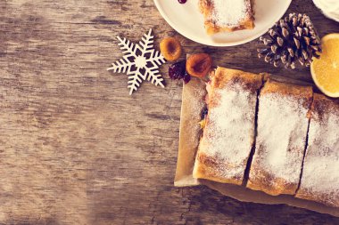 meyveli turta ve kış dekor