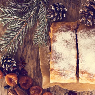 meyveli turta ve kış dekor