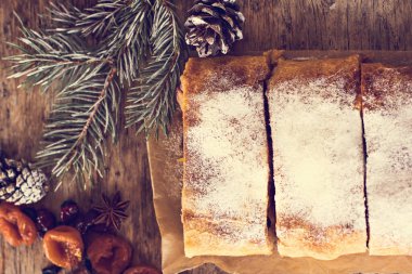 meyveli turta ve kış dekor