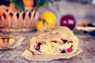 meyveli turta ve kış dekor.