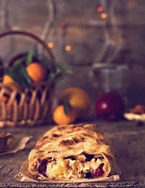 meyveli turta ve kış dekor