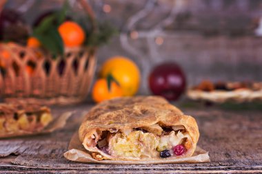 meyveli turta ve kış dekor