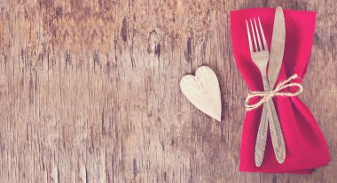 Sevgililer Günü'nde hizmet veren.