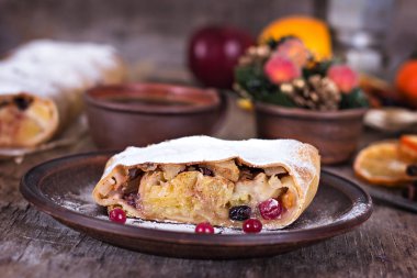 meyveli turta ve kış dekor.
