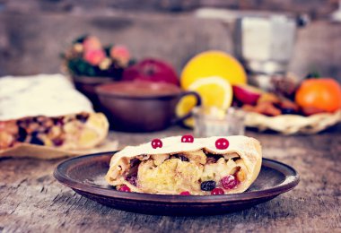 meyveli turta ve kış dekor.