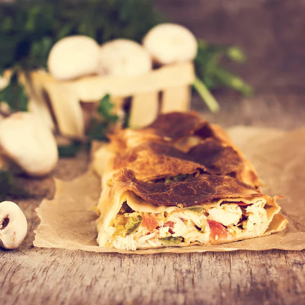 sebzeli meyveli turta