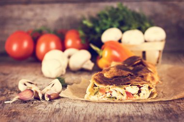 sebzeli meyveli turta