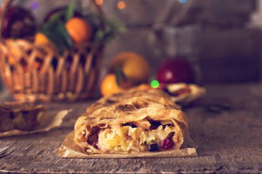 meyveli turta ve kış dekor