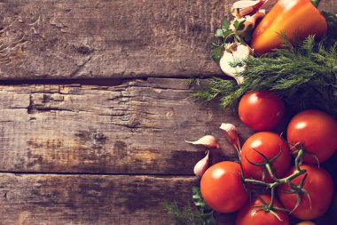 domates, biber, sarımsak, otlar
