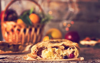 meyveli turta ve kış dekor