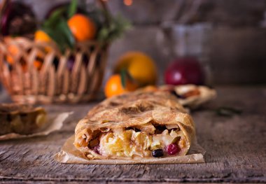 meyveli turta ve kış dekor