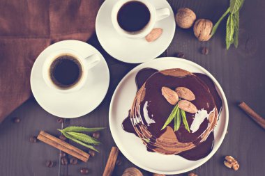 çikolata ile çikolatalı kek