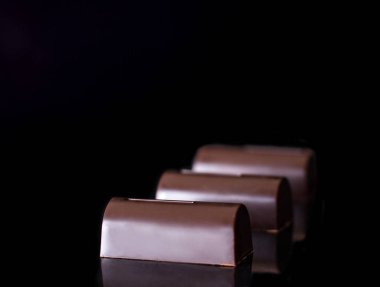 Bir siyah çikolata candies 