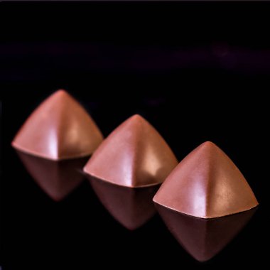 Bir siyah çikolata candies 