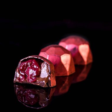 Bir siyah çikolata candies 