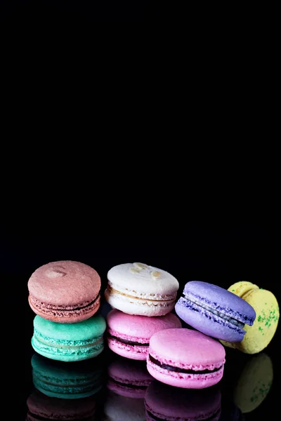 Multicolored traditional macaroons — Stock Photo, Image