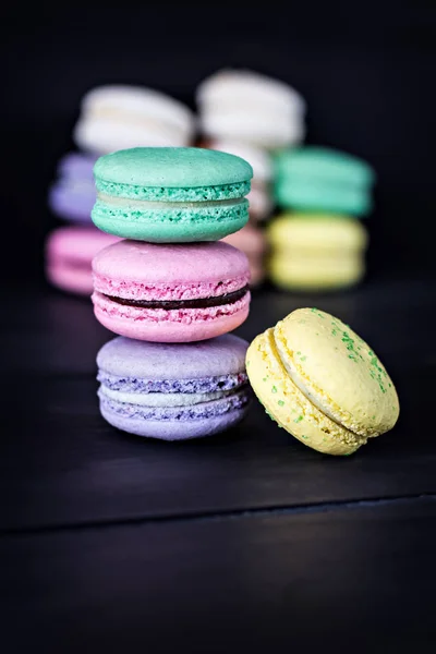 Multicolored traditional macaroons — Stock Photo, Image