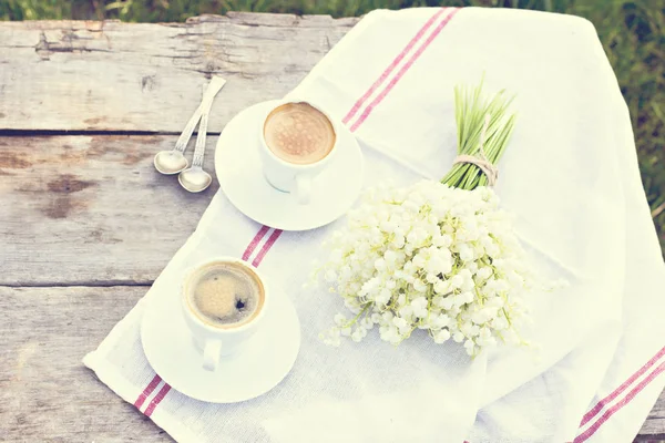 Espresso dan lily dari lembah — Stok Foto
