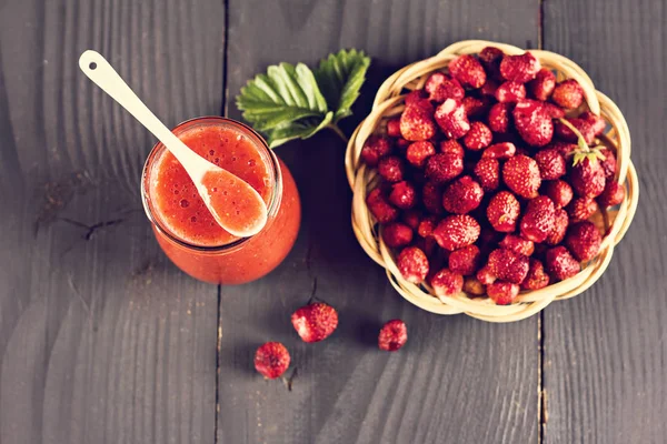 Selai atau smoothie dari berry — Stok Foto
