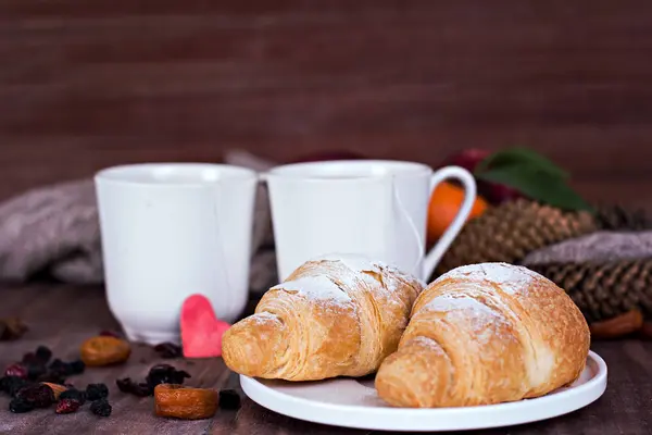 Two cups of tea in a romantic setting. — Stock Photo, Image