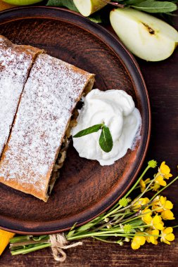 Elmalı turta. Doğa odaya yaz.