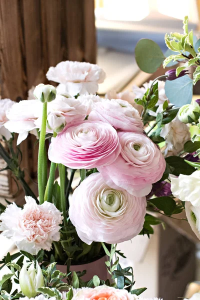 Un ramo de hermosas flores —  Fotos de Stock