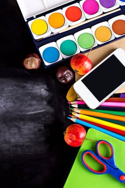  Siyah Kara tahta ve okul eşyalarını, ofis