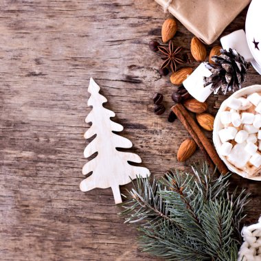 Kakao hatmi ve sıcak örme şal