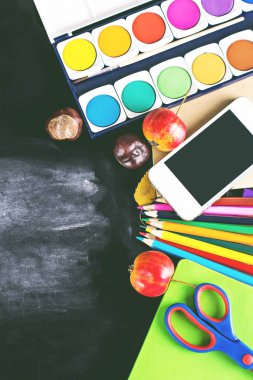  Siyah Kara tahta ve okul eşyalarını, ofis