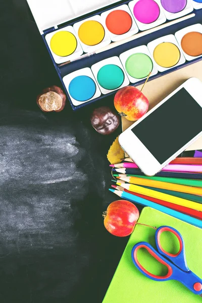  Siyah Kara tahta ve okul eşyalarını, ofis