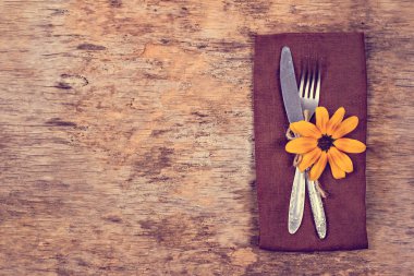 Çatal, bıçak, peçete, çatal bıçak takımı.